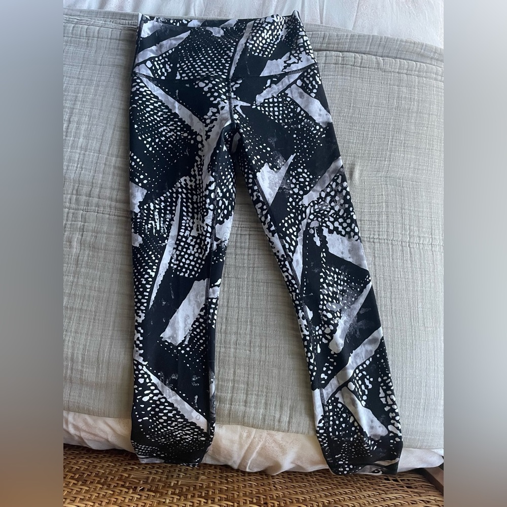 Lululemon printed leggings NO FLAWS